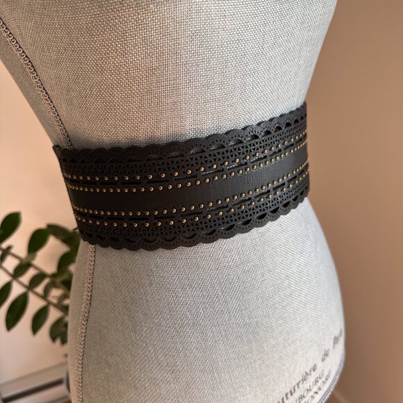 Women's NWT Stretchy Studded/Cut-out Belt sz S-M - Black - Picture 3 of 11